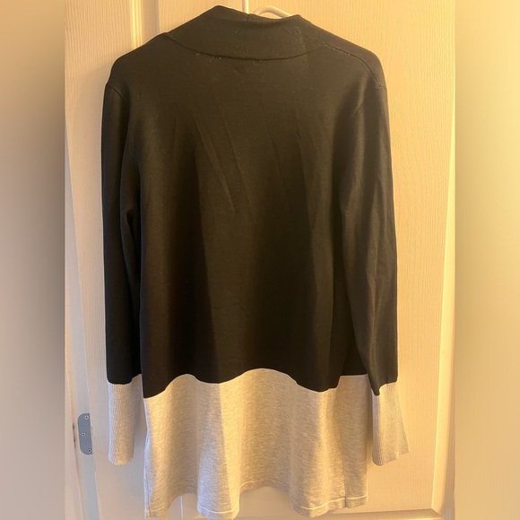 Women’s vest size XL. Was worn once. - Picture 4 of 4